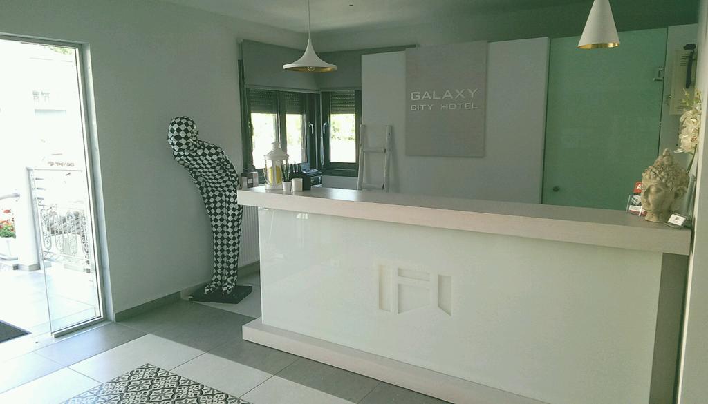 Galaxy City Hotel Ліменас Екстер'єр фото